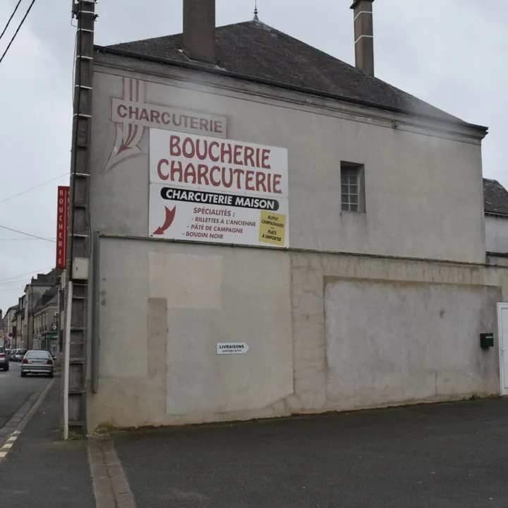 Trompe-l'œil de la façade d'une boucherie à Meslay-du-Maine, étape 1