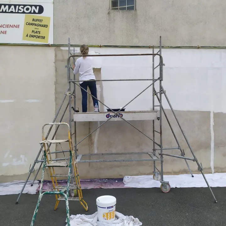 Trompe-l'œil de la façade d'une boucherie à Meslay-du-Maine, étape 3