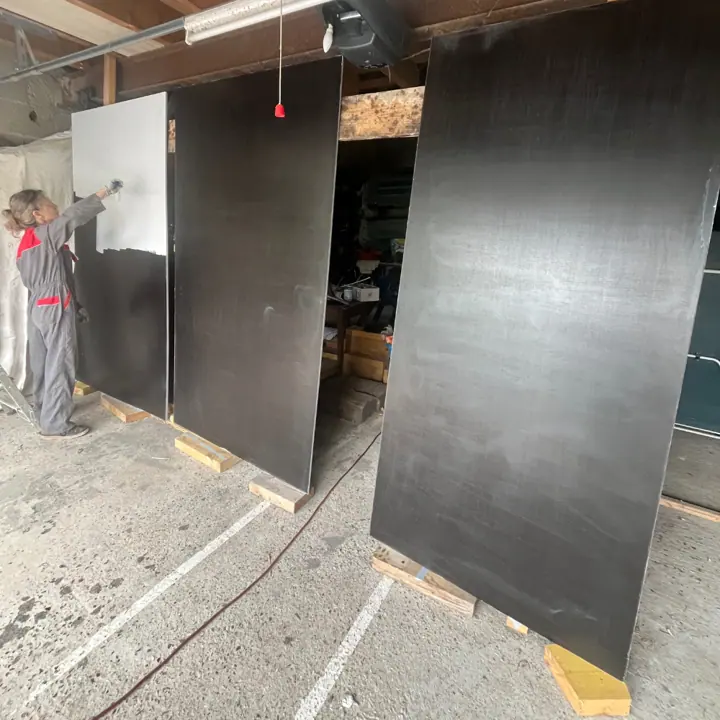 Façade de magasin en trompe-l'œil à Saulges, étape 2