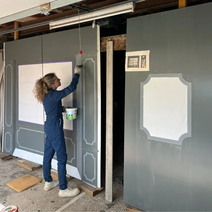 Façade de magasin en trompe-l'œil à Saulges, étape 5