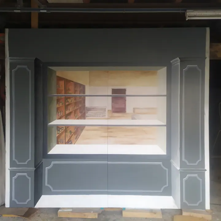 Façade de magasin en trompe-l'œil à Saulges, étape 8