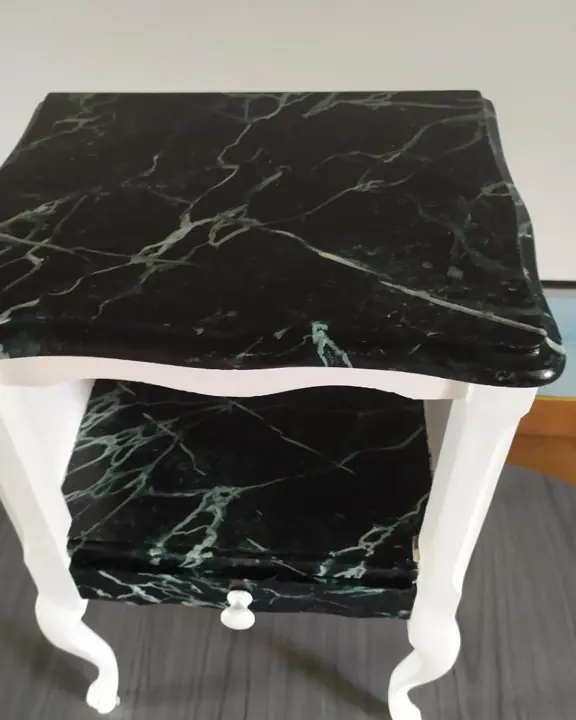 Table de chevet restaurée, après
