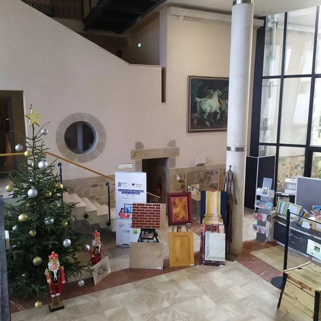 Exposition à la mairie de Château-Gontier, photo 2