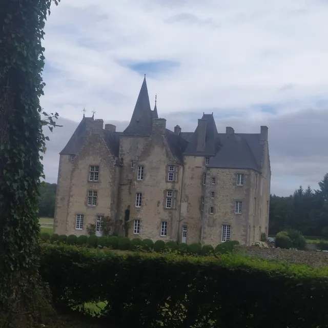 Exposition au château de Bourgon, photo 2